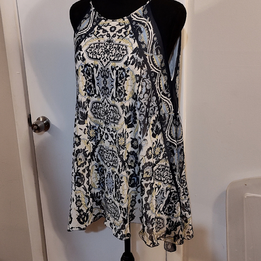 💜5/$25💜Flowy, double layer dress